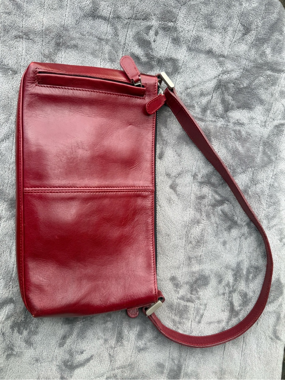 Vintage Leather Shoulder Bag in Deep Burgundy